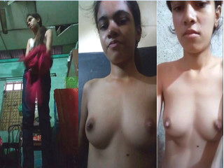 Watch Cute Desi girl Striping and Shows Her Boobs